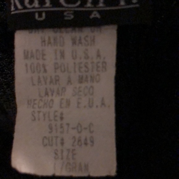 Gorgeous black top. Elastic on waist. Wear below shoulders or over shoulders. - Picture 4 of 4